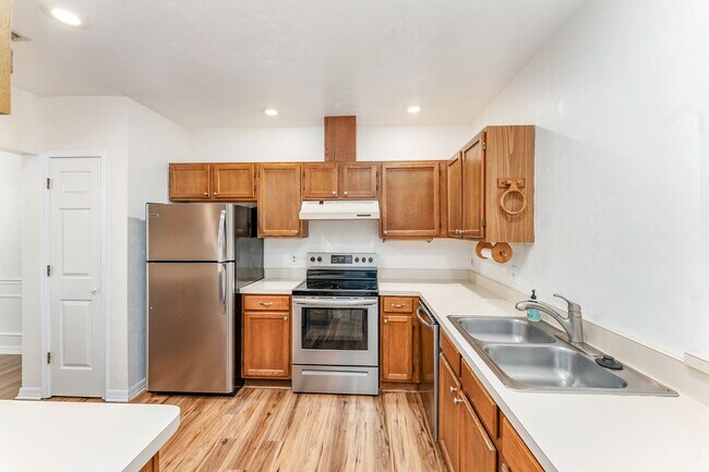 Building Photo - 831 NW 42nd Terrace