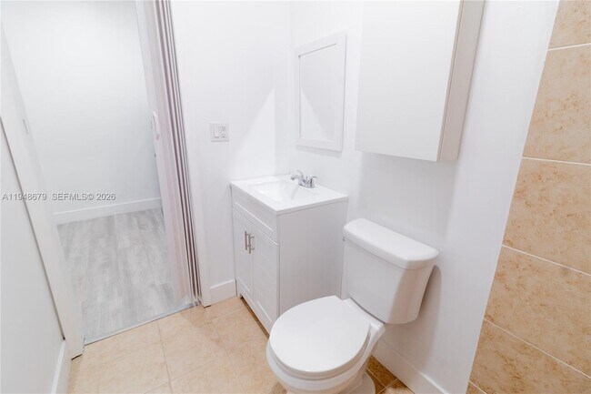 Building Photo - 16201 SW 144th Ct