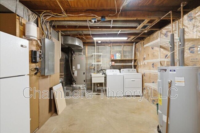 Building Photo - 2988 Borge St