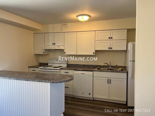 Building Photo - 15 Burleigh Rd