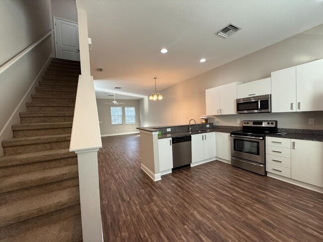 Building Photo - 2820 1st Ave S