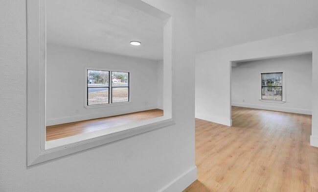 Building Photo - Well-maintained 2BD 1BA Home in Waco