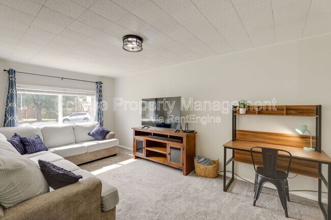 Building Photo - 1228 Bonito Ave