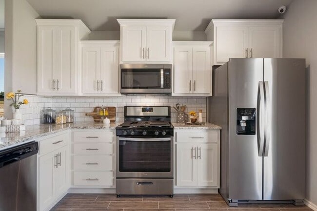 Building Photo - Brand New Model Home for Lease!