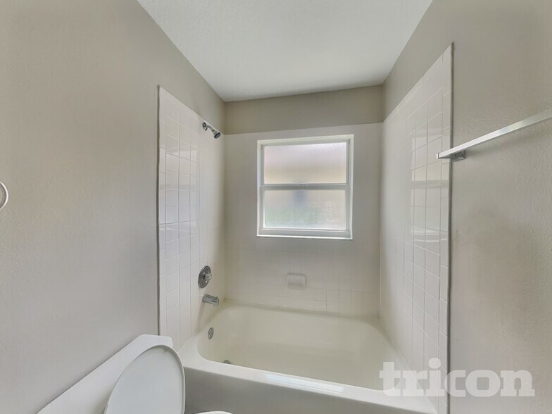Building Photo - 29250 Yarrow Dr