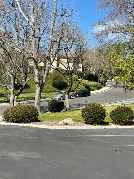 Building Photo - 29752 Strawberry Hill Dr