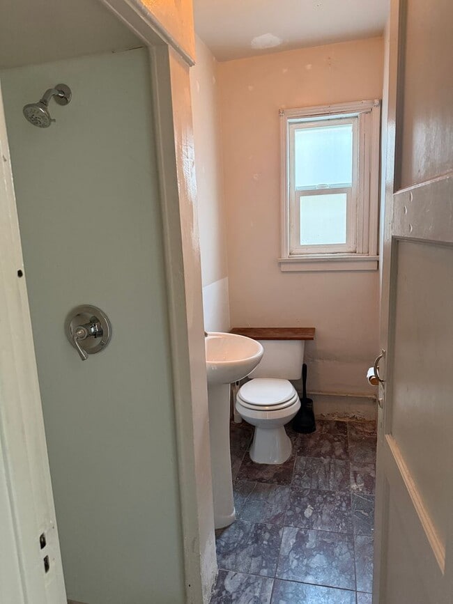 Building Photo - 241 N Ave 49