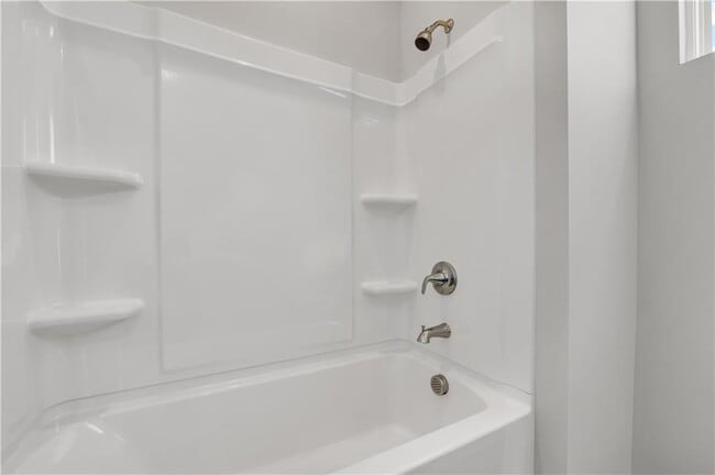 Building Photo - 656 Devon Aly