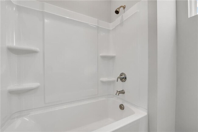 Building Photo - 668 Devon Aly