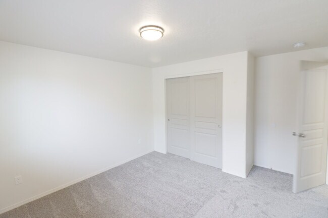 Building Photo - Live Large in Obsidian Trails — Where Comf...