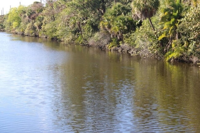 Building Photo - 930 Rambling Dr Cir