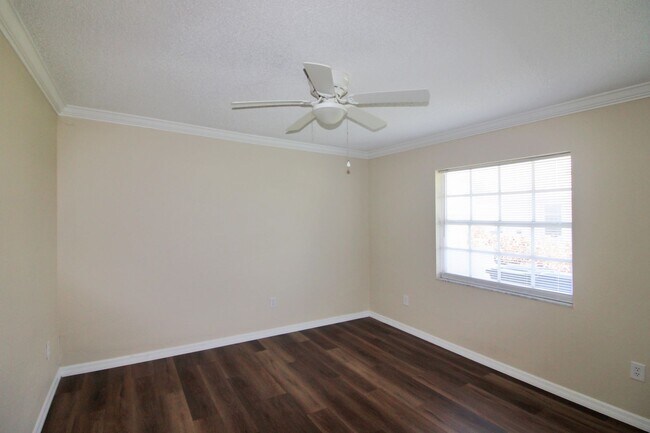 Building Photo - Gulf View Estate Annual Home for Rent