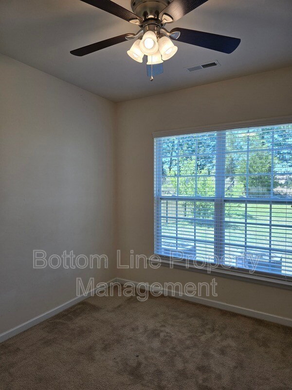 Building Photo - 10708 Sky Chase Ave NW