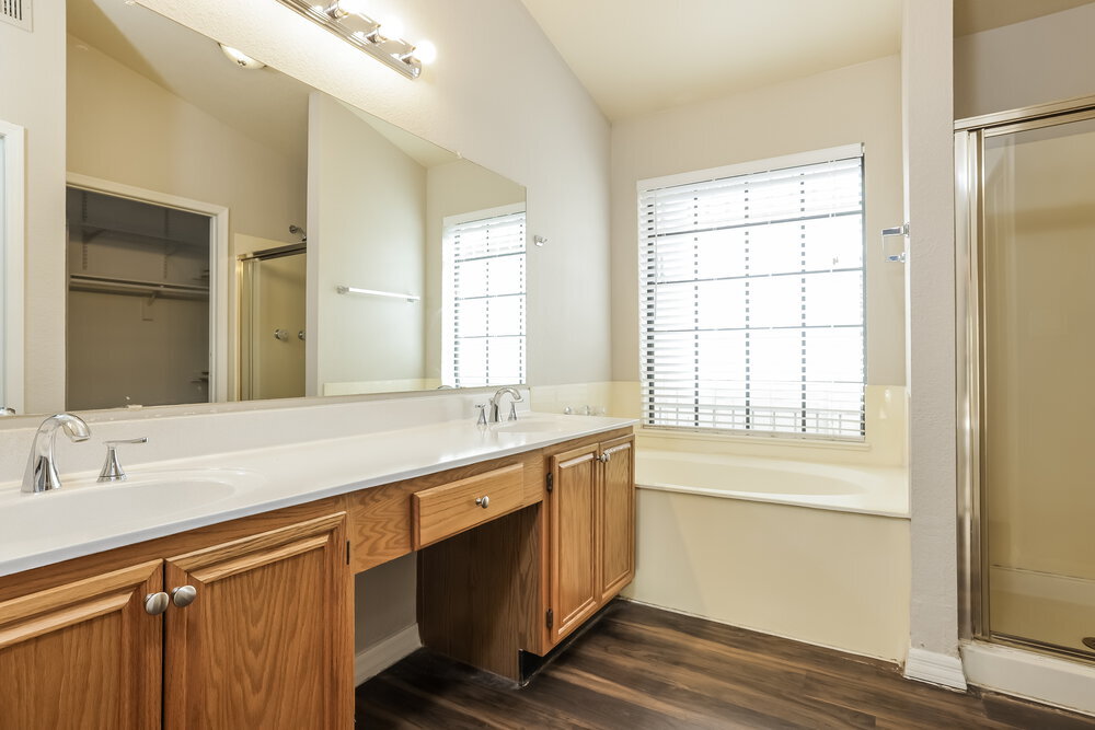 Building Photo - 1209 E Villa Rita Dr