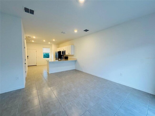 Building Photo - 2923 Skyline Lp
