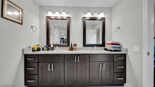 Building Photo - 569 Croydon Ave S