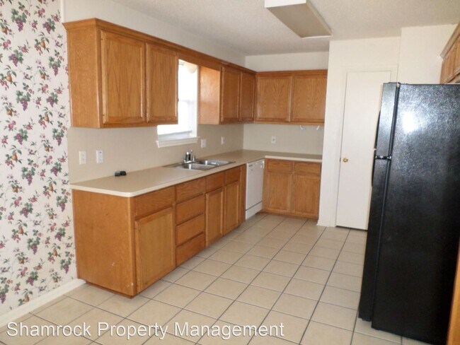 Building Photo - 3 br, 2 bath House - 10108-B Cordoba Court