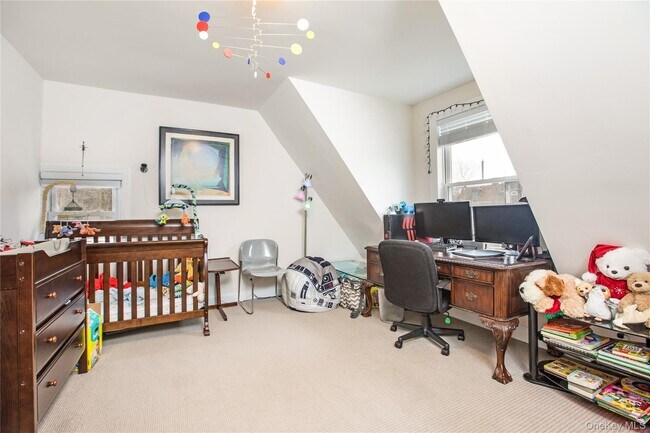 Building Photo - 199 Purchase St