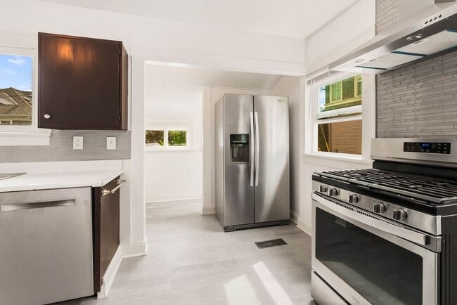 Building Photo - STUNNING, Bright Capital Hill Home
