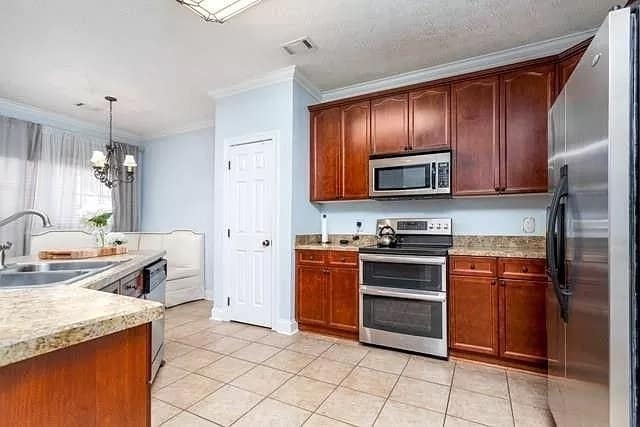 Building Photo - 1630 Academy Dr