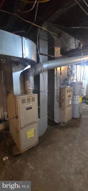 Building Photo - 3258 N Park Ave