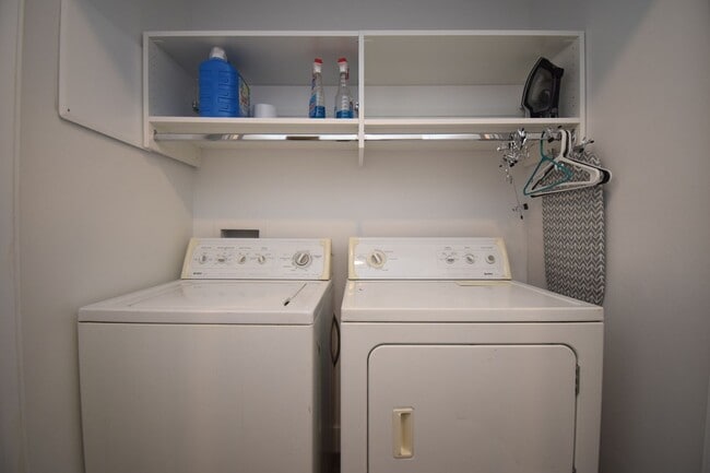 Building Photo - Beautiful 4 Bed Eagle Mountain Home, Near Parks & Paths!!