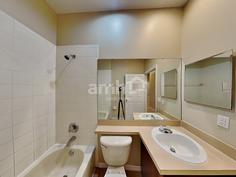 Building Photo - 14544 Cedar Branch Way