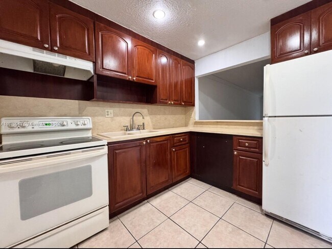 Primary Photo - 20520 NW 15th Ave