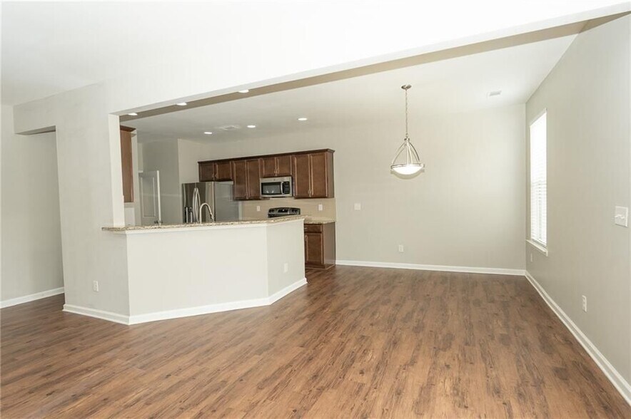 Building Photo - 369 Hardy Water Dr SE