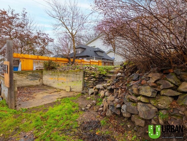 Building Photo - Downtown home for rent.