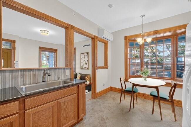 Building Photo - 43 Ackerman St