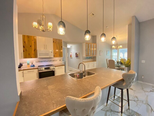 Building Photo - 4955 Southfork Ranch Dr