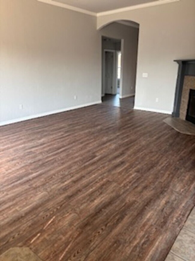 Building Photo - 4013 Red Apple Terrace