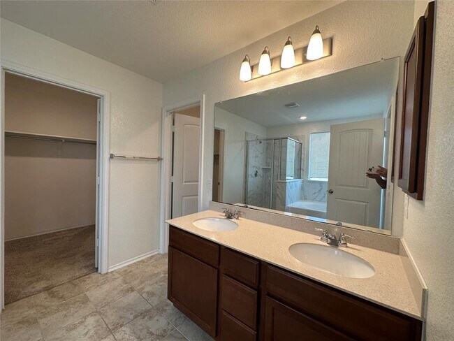 Building Photo - 14302 Honey Gem Dr