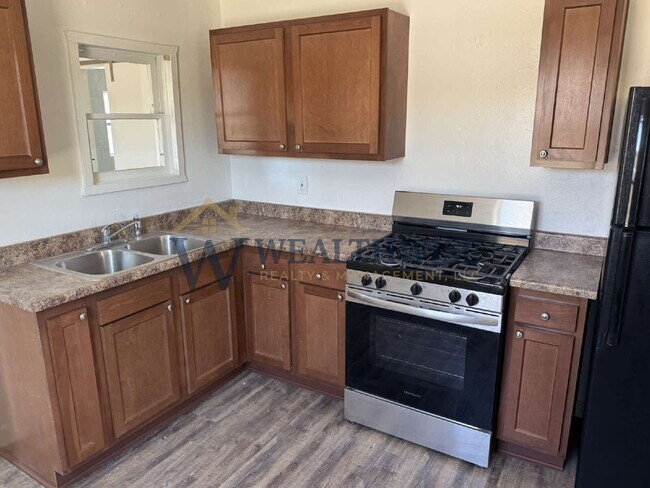 Building Photo - Freshly Remodeled 2 Bedroom 1 Bath Home for Rent 19 W Michigan Dr Unit A,Tucson, AZ 85714 $950 / ...