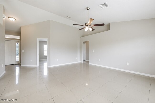 Building Photo - 404 Willowbrook Dr