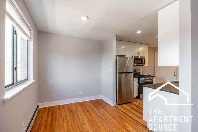 Building Photo - 6954 N Sheridan Rd