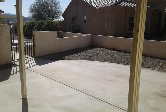 Building Photo - Duplex 2/2/1 - Long term - unfurnished