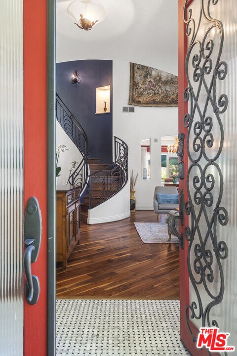Building Photo - 4544 Tobias Ave