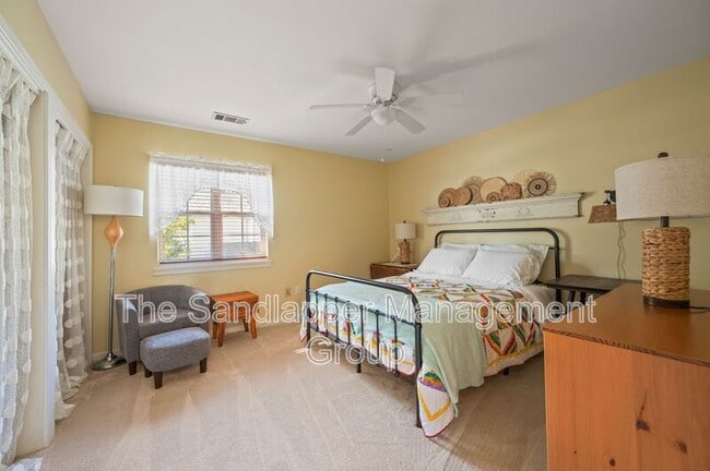 Building Photo - 246 Stefan Dr