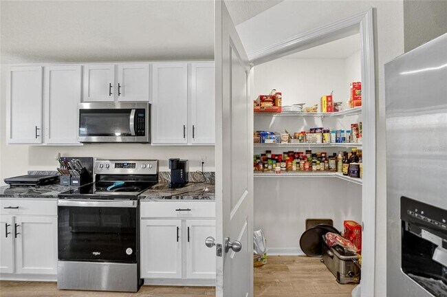 Building Photo - 2841 Gumbo Limbo Dr