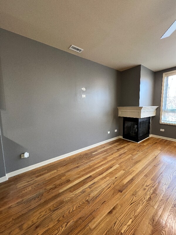 Building Photo - 6617 S Ingleside Ave