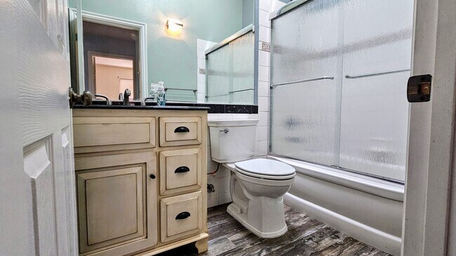 Building Photo - 1042 Lawanda Pl