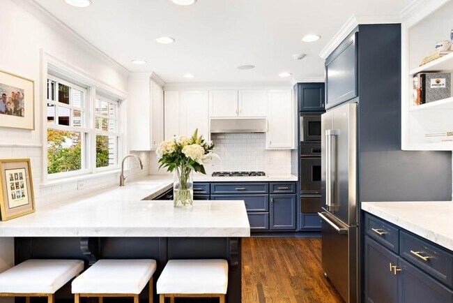 Building Photo - 1737 Barnesdale Way NE