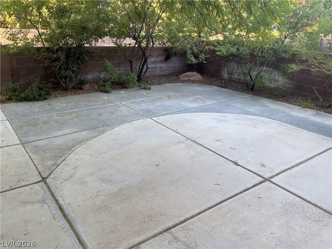 Building Photo - 10021 Calabasas Ave