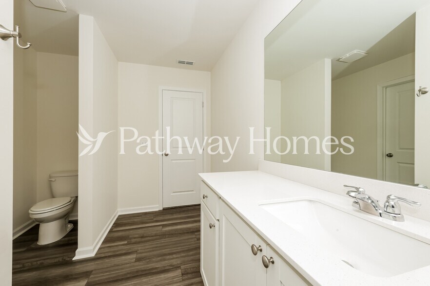 Building Photo - 1069 Large Poppy Dr