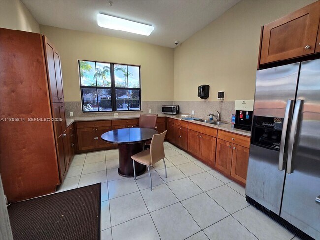 Building Photo - 9731 NW 10 Terrace