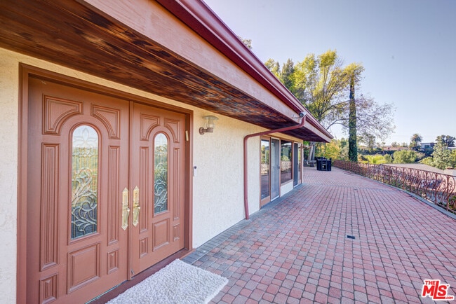 Building Photo - 4520 Gable Dr