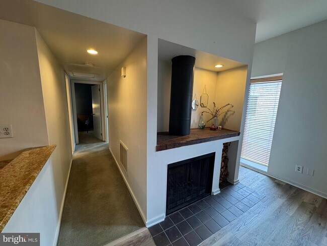 Building Photo - 746 E Passyunk Ave