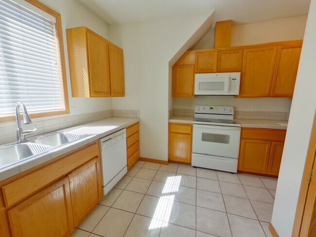 Building Photo - 720 NW 2nd St